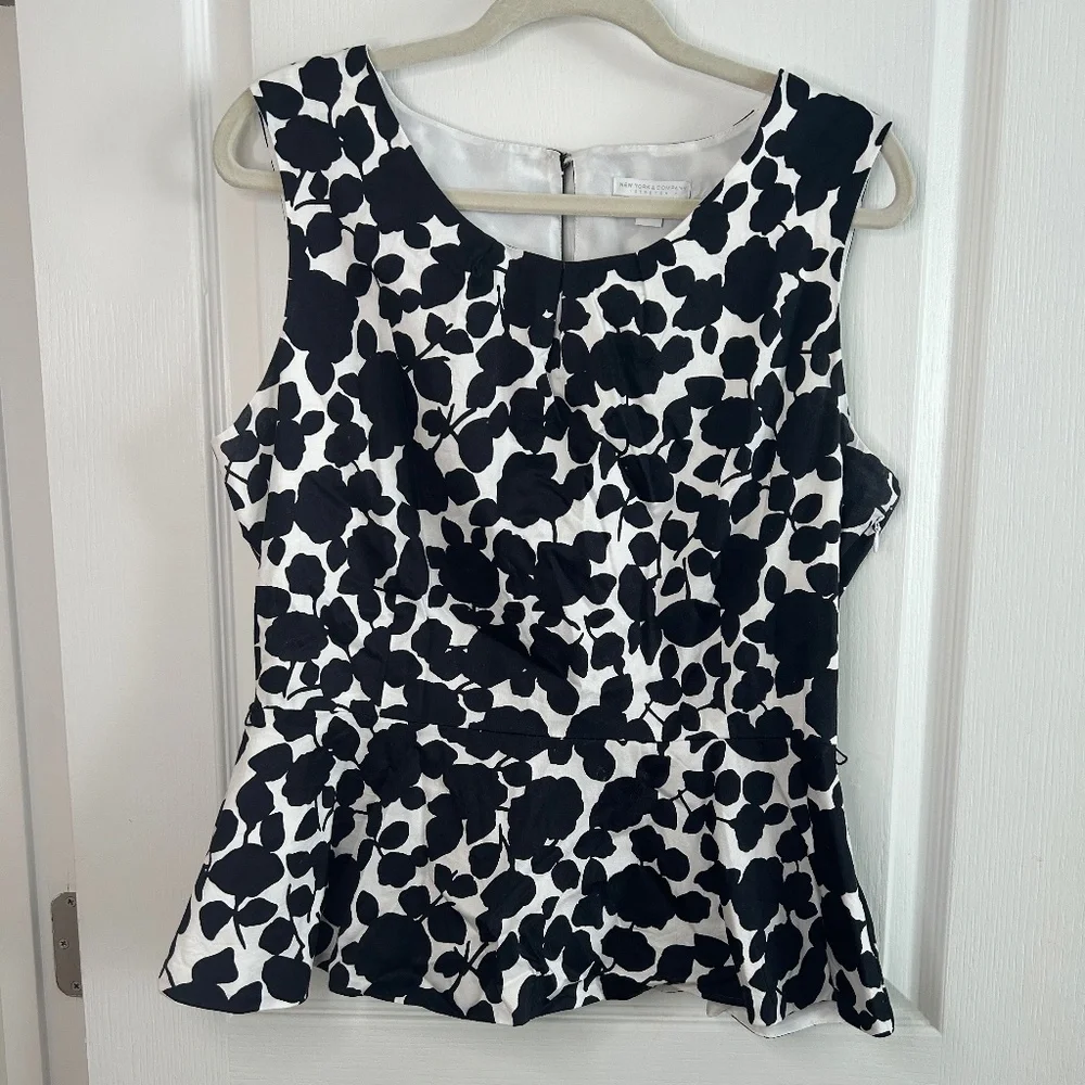NY&Co Black White Floral Peplum Top | Workwear Chic - Picture 1 of 3
